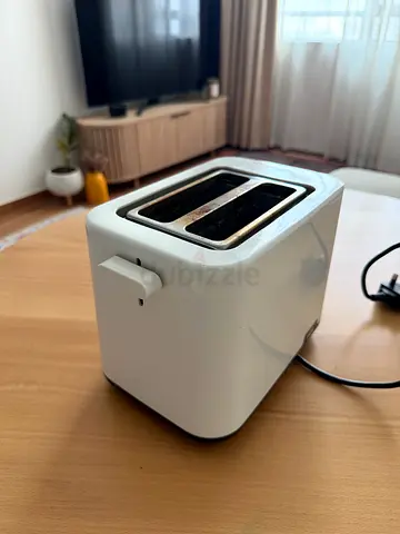Compact 2-Slot Toaster - White, Good Working Condition