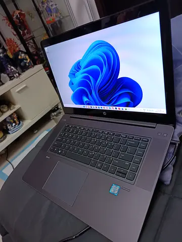 LAPTOP HP ZBOOK STUDIO i7 WORK STATION TOUCH SCREEN 16 GB DDR4 500 GB SSD 4GB QUADRO GPU