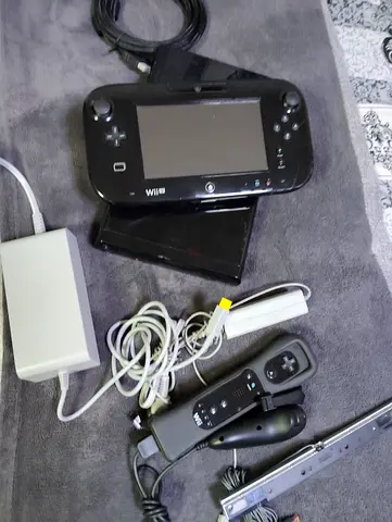 Nintendo Wii U with pad+ 35 games loaded