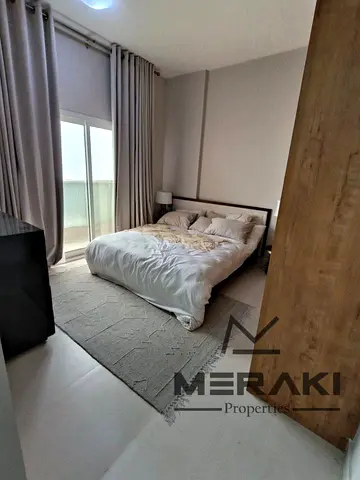 Large studio apartment at an excellent price