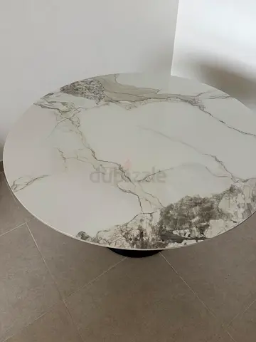 Round Marble-Effect Dining Table (Good Condition)