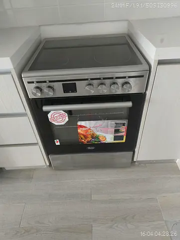Brand new electric cooker