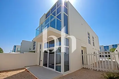 End Unit | Vacant | Furnished | Single Row