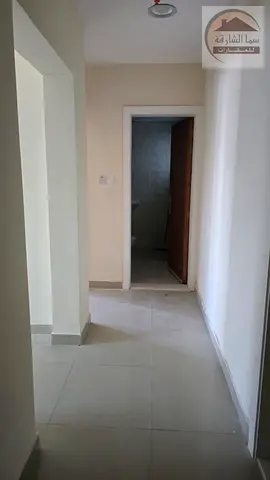 Apartment for rent in Al-Hawshi commercial area, suitable for an office or any business. The building consists entirely of offices. Located on the fir