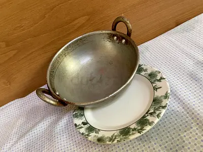 frying pan with handles