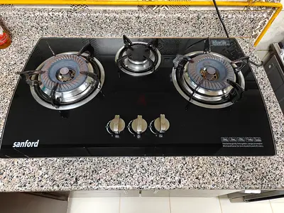 Sanford 3-Burner Glass Gas Hob under warranty with composite cylinder and regulator for sale