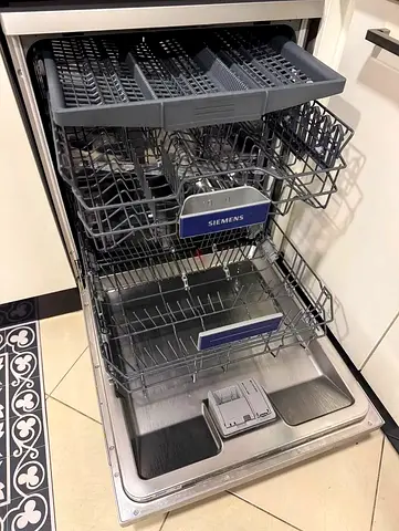 Siemens latest model IQ-500 3 rack dishwasher freestanding by ika