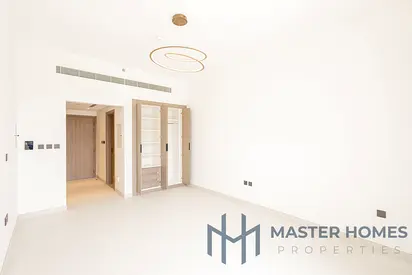 Bright & spacious | Premium location | Ready