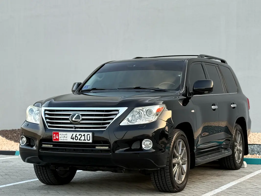 Lexus LX-Series 2011 — photo 1 of 15