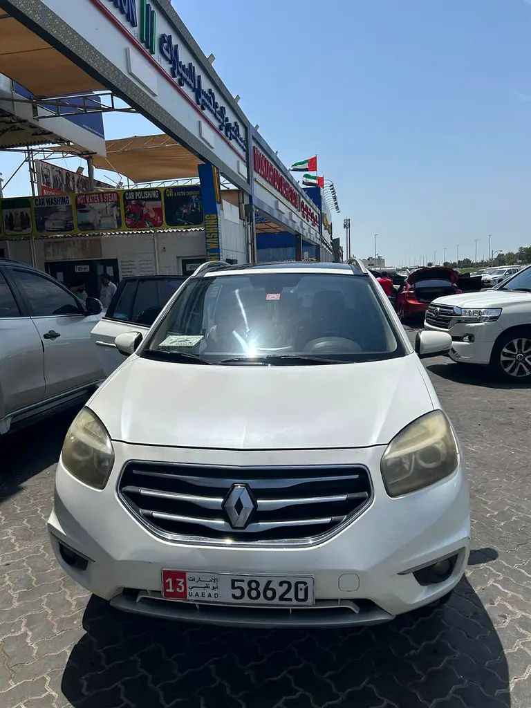 Renault Koleos 2012 — photo 1 of 8