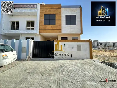 For sale: Modern townhouse with high-end finishing, two floors and a roof, including air conditioning and registration fees. Freehold ownership for al