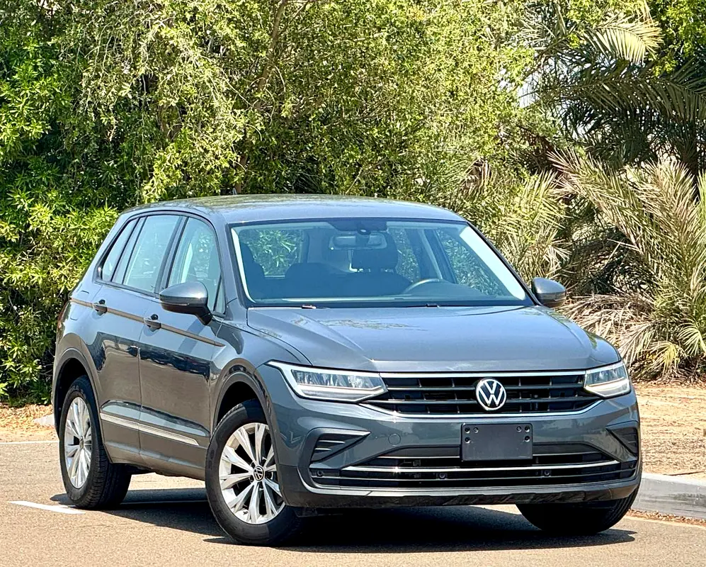 Volkswagen Tiguan 2024 — photo 1 of 15