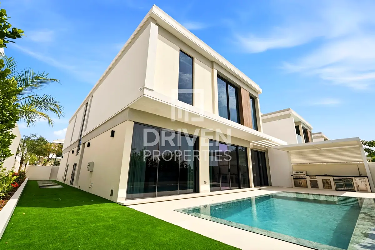 VOT | Modern Layout | Pool View | Best Location