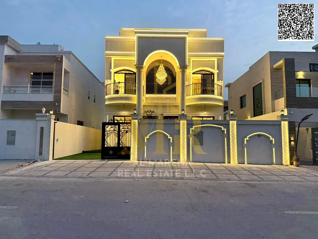 Two-story villa with a roof terrace, 5 bedrooms, at a special price including electricity and water