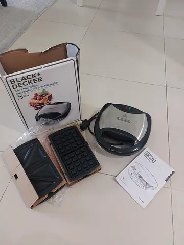 Black+Decker 3-in-1 Sandwich, Waffle  Grill Maker - Used, Good Condition