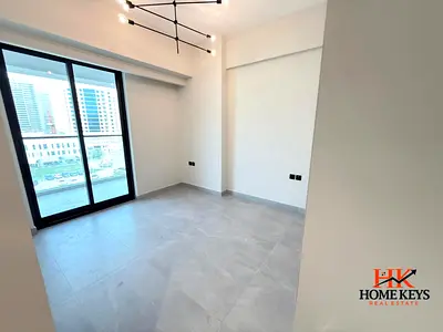 شقة بغرفتي نوم | مساكن AARK | شرفة مطلة على وسط المدينة | غير مفروشة