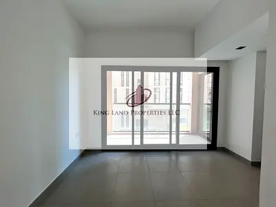 نصف مفروشة واحدة bhk مع حمامين وشرفة متاحة للإيجار