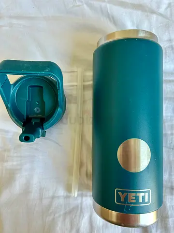 YETI Rambler 26oz/769ml insulated bottle with straw lid - teal, used