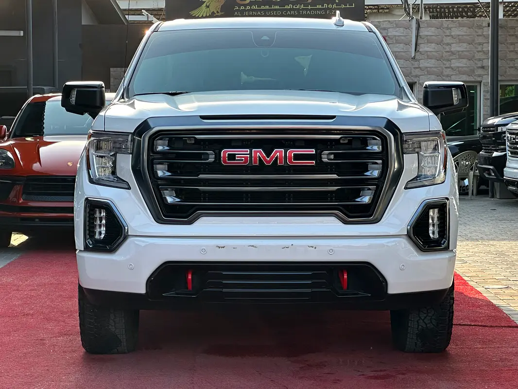 GMC Sierra 2022 — photo 1 of 19
