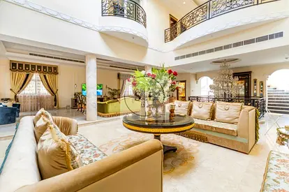 Luxury Villa All Ensuite | Lift | Cinema | Gym