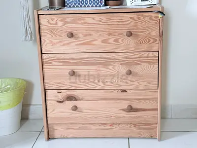 Chest of drawers