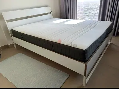 Bed and mattress
