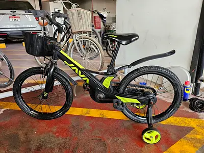 Java Kids Bicycle with Training Wheels - Like New