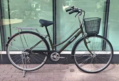 Attractive High Quality Japanese imported Cruiser Bike 6 speed Shimano Tyres size 27 Perfect Conditi