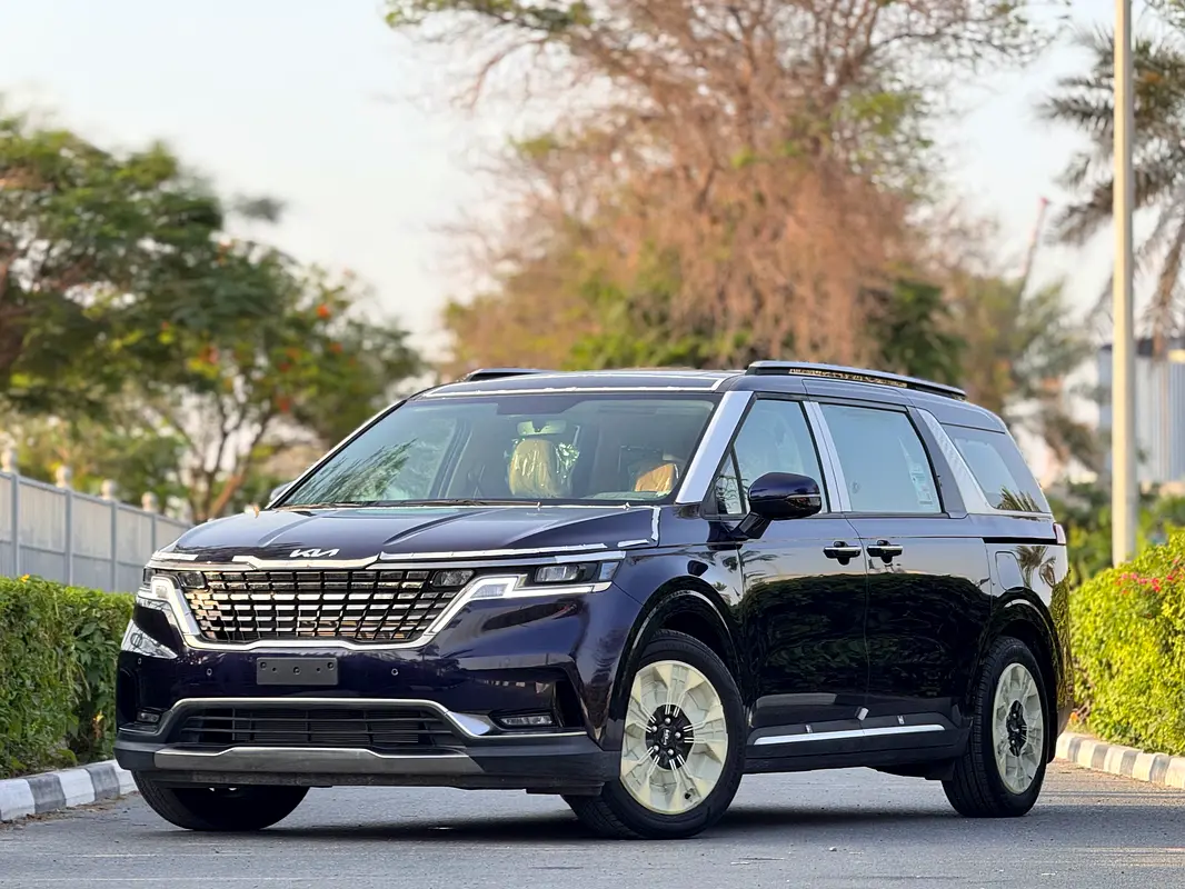 Kia Grand Carnival 2024 — photo 1 of 20