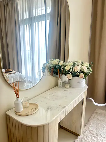Dressing table