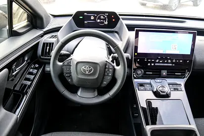 صورة 9 لـ 2025 Toyota BZ4X