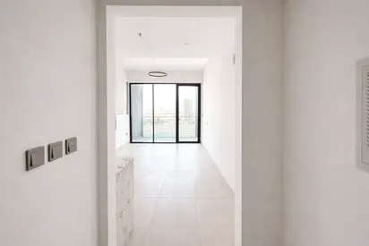 SPACIOUS UNIT | HUGE LAYOUT | PRIME LOCATION