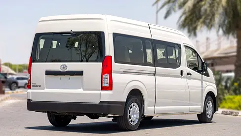 2026 Toyota HIACE — фото 4