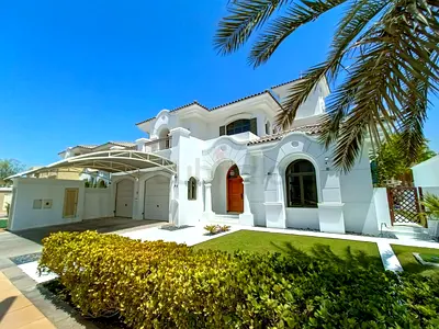 Hot deal !! One of a kind 6 bed garden home bigger size !! No commission
