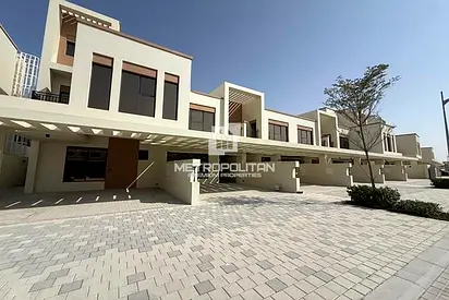 Spacious Living | Mid-Corner | Motivated Seller