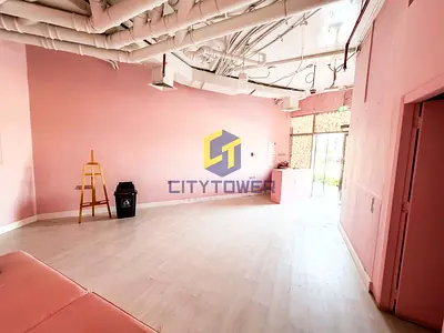 RETAIL SPACE• PRIME SPOT • HIGH VISIBILITY • STREET FACING • MAJAN