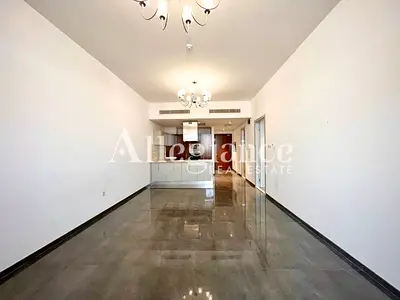 Large l Bosch Appliances l With Terrace l Chiller Free