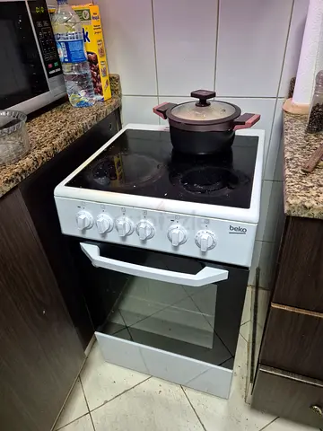 Beko freestanding electric oven with ceramic hob - good working condition