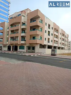 2BHK IN NEAT FAMILY BLDG , PRIME LOCATION , CLOSE TO METRO