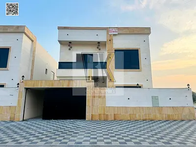 موقع مميز جداً على شارع الحليو الرئيسي – فرصة ذهبية لامتلاك فيلا فاخرة بتصميم عصري وتشطيبات راقية.  تقع الفيلا في موقع استراتيجي يجمع بين الهدوء وسهول