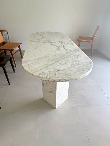 Elegant Oval dining table
