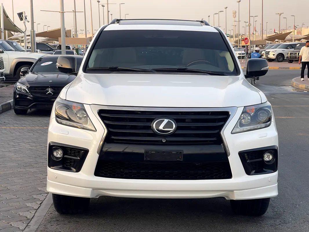 Lexus LX-Series 2014 — photo 1 of 18