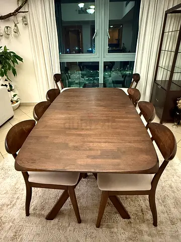 6-8 Extendable Dining Table