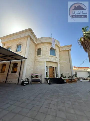 تملك فيلا احلامك بتصميم عصري وراقي للبيع فيلا في الشارقة منطقة الرمثا موقع مميز وقريب جميع الخدمات