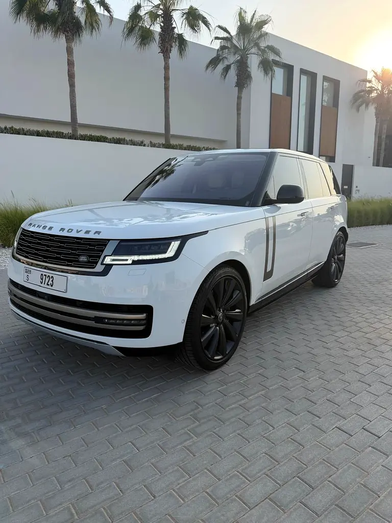 Land Rover Range Rover 2022 — photo 1 of 16