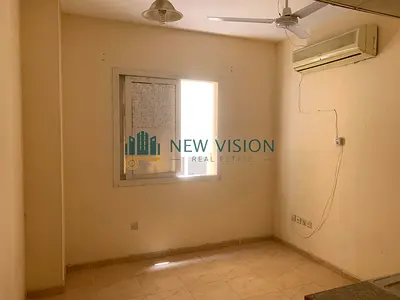 استوديو في القليعة للايجار السنوي بناء نظيف عائلي