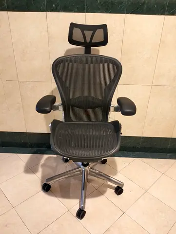 Herman Miller Areon chair size B good condition same look new available