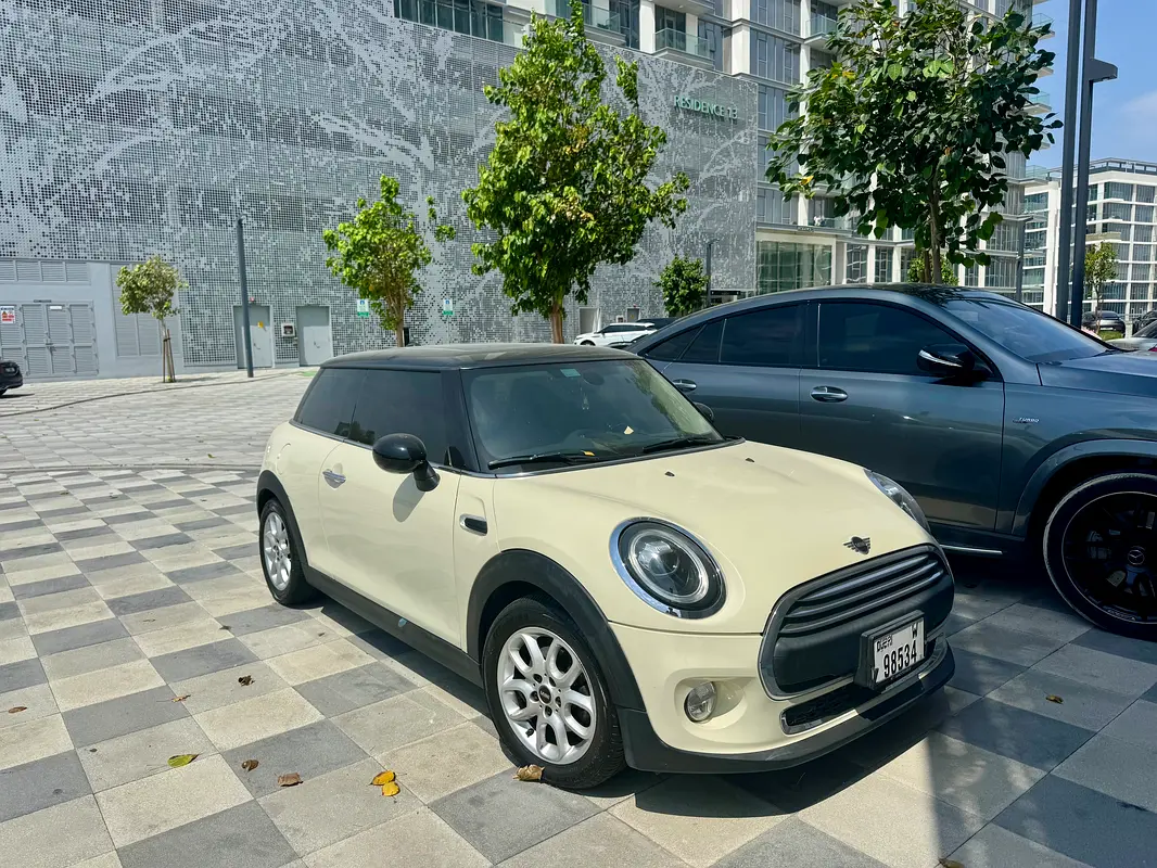 MINI Cooper 2019 — photo 1 of 10
