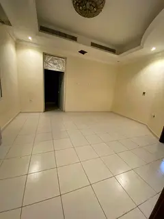 Spacious Private Room Available in Villa.