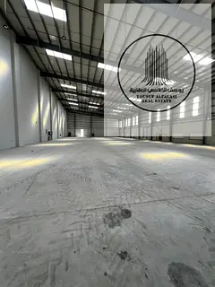 Warehouse 25800 sqft UAQ 195kW industrial prime location ready use